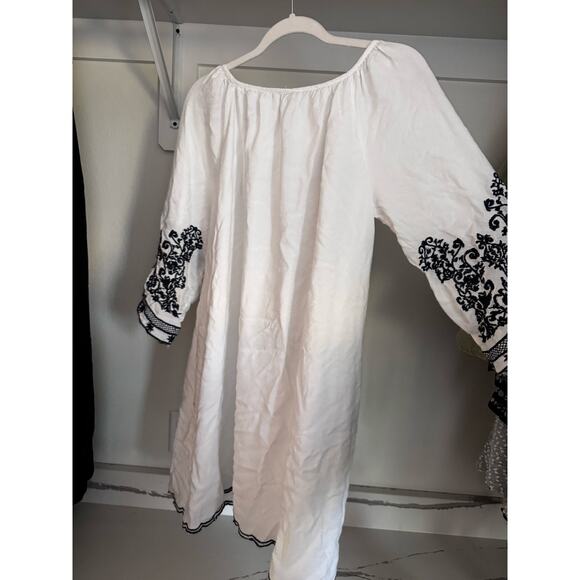 Chic Connection Women's Embroidered Shift Dress Floral Size Medium White - Picture 3 of 9